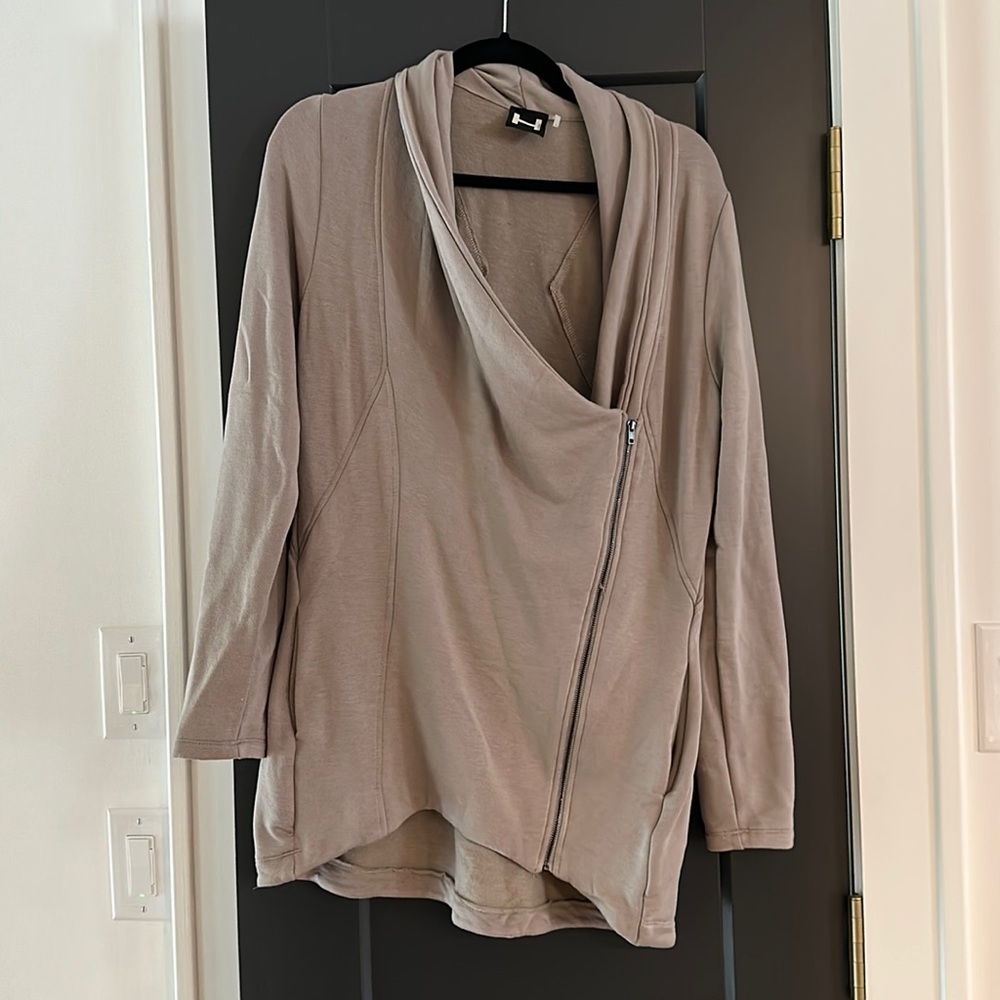 Beige zip up sweater size M